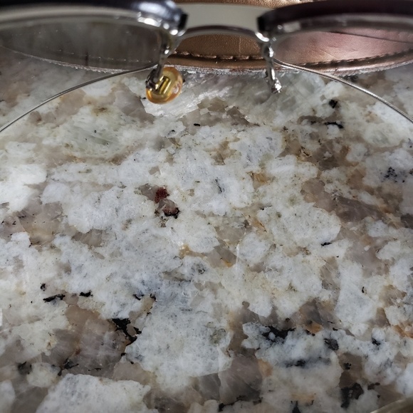 Gucci sunglasses, original case & cleaning cloth - Picture 3 of 4